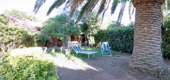 Ferienwohnung am Strand Le Rocchette, Garten